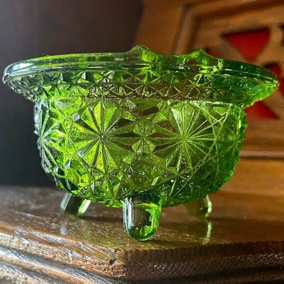 Vintage Smith Glass Daisy and Button Green Footed Ashtray Incense Trinket Bowl - Picture 9 of 15